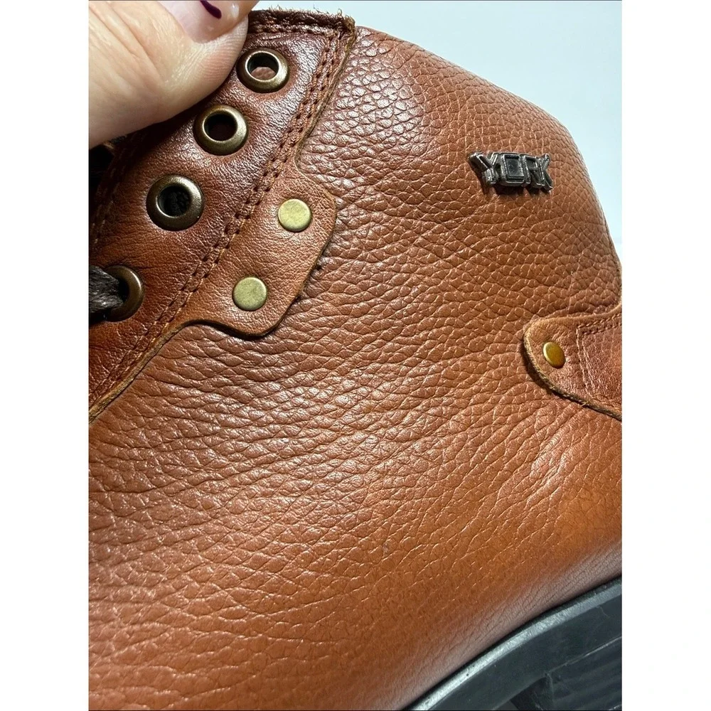 York Men's sz 12 Tan Brown Leather Chukka Boots Workwear Casual Quiet Luxury